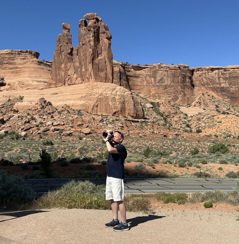 Photographer Ian Bryson taking photos in Arizona